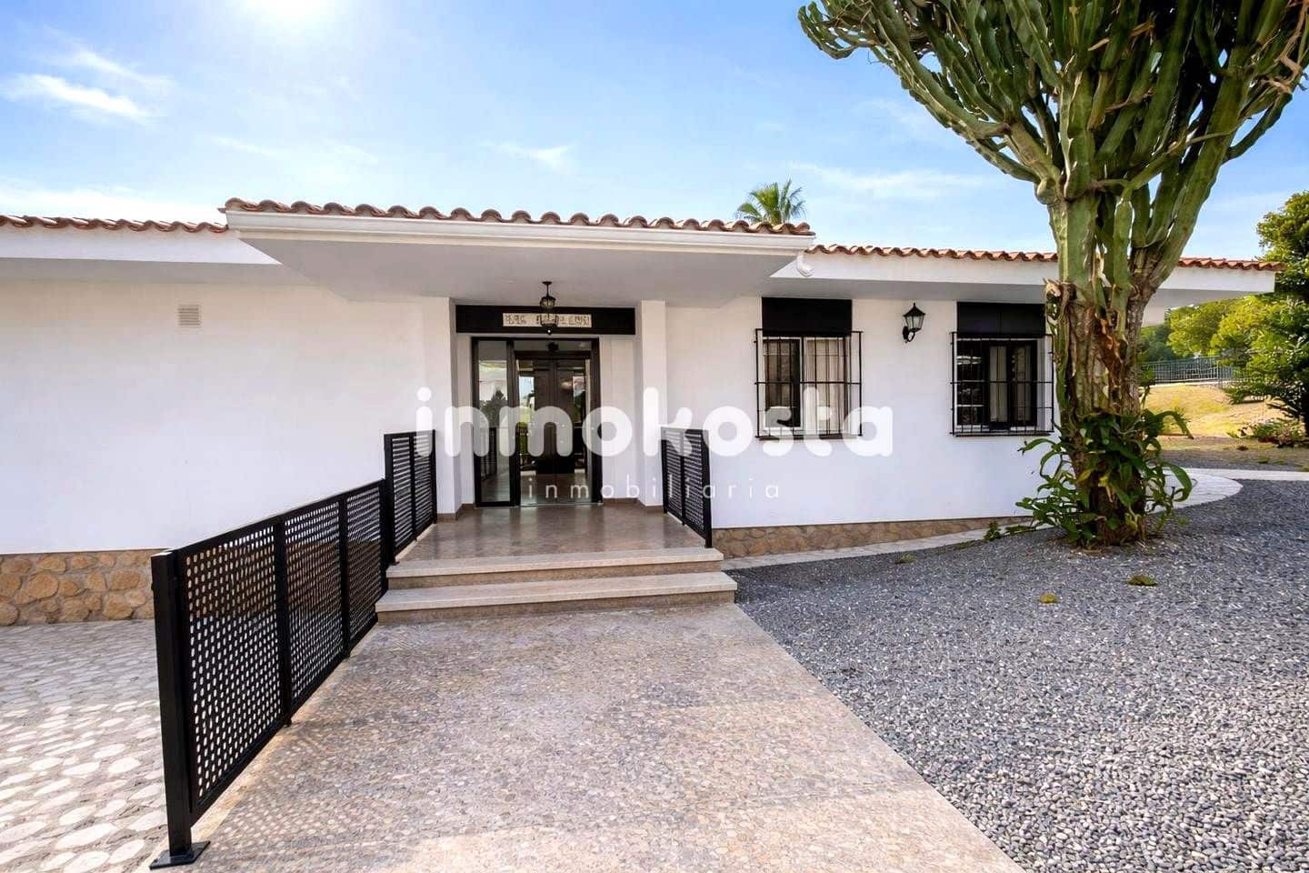 4 bedroom Villa for sale in La Nucia with pool garage - € 895,000 (Ref: 9618134)