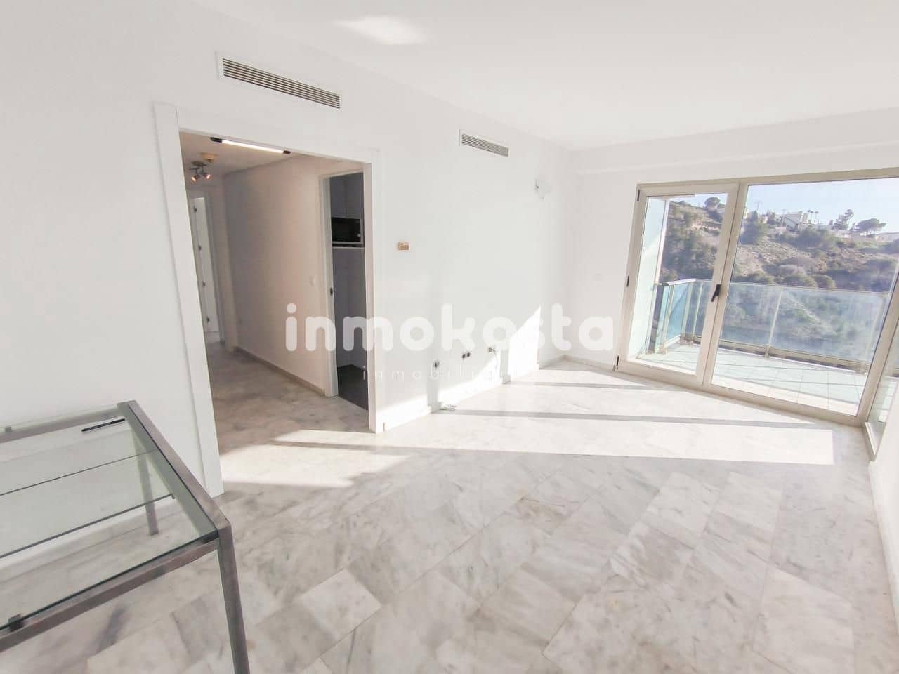 Piso de 2 habitaciones en Benidorm en venta con piscina garaje - 395.000 € (Ref: 9635227)