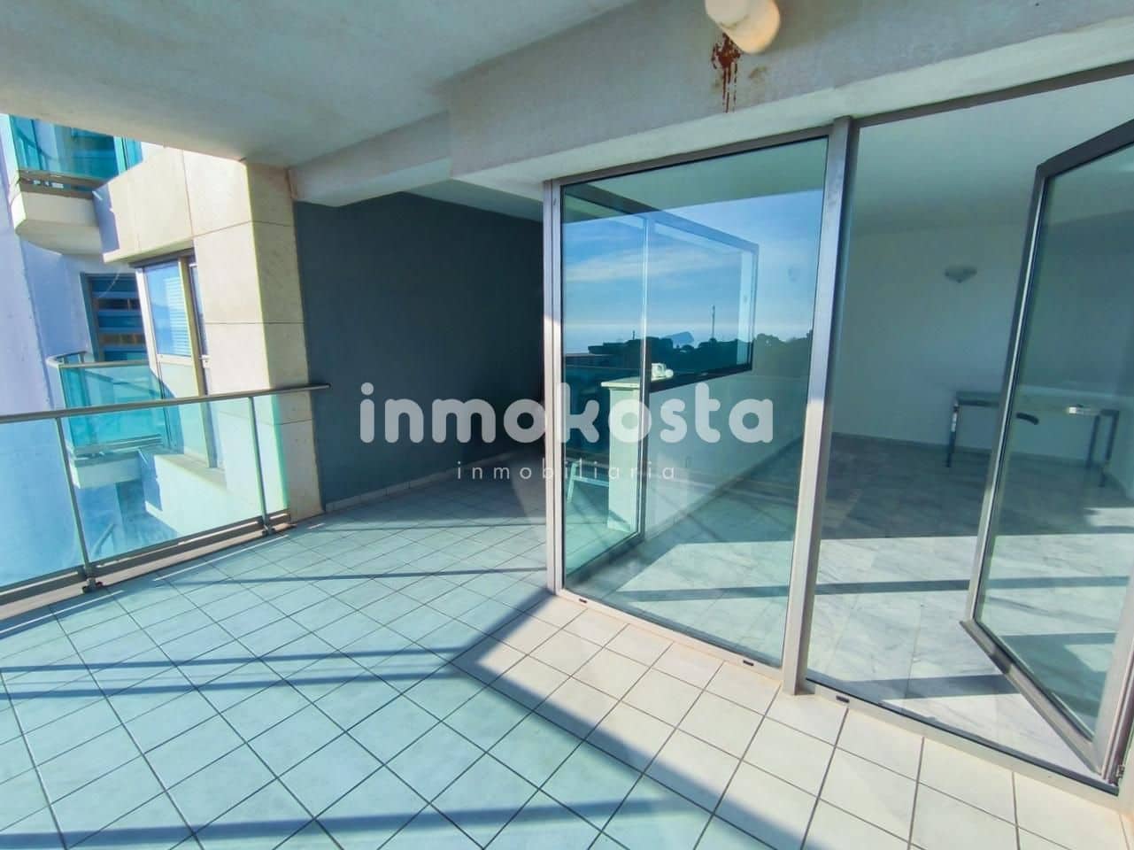 Piso de 2 habitaciones en Benidorm en venta con piscina garaje - 395.000 € (Ref: 9635227)