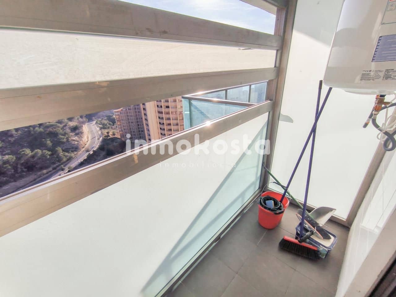 Piso de 2 habitaciones en Benidorm en venta con piscina garaje - 395.000 € (Ref: 9635227)