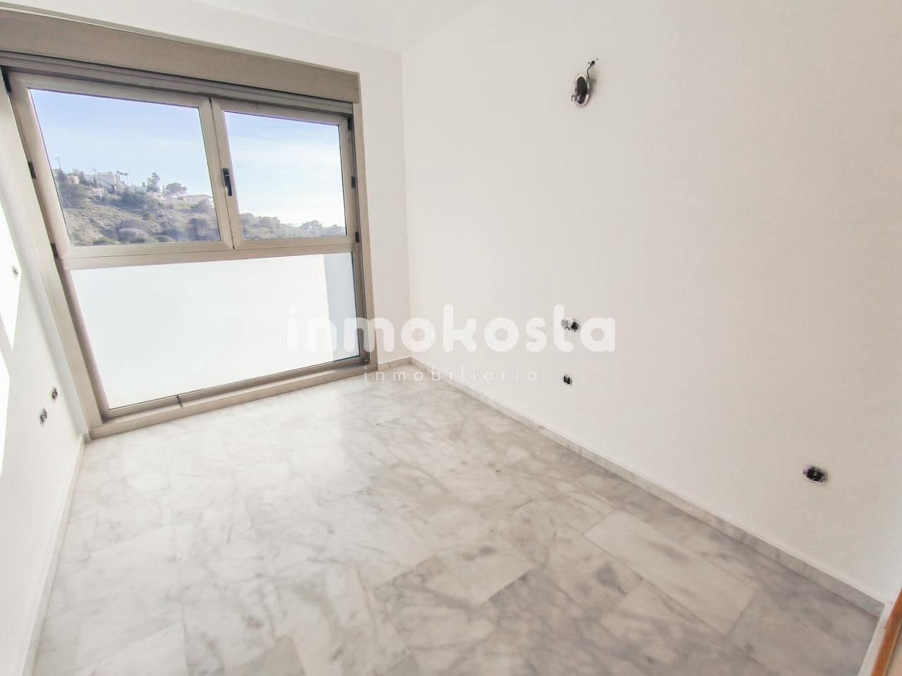 Piso de 2 habitaciones en Benidorm en venta con piscina garaje - 395.000 € (Ref: 9635227)