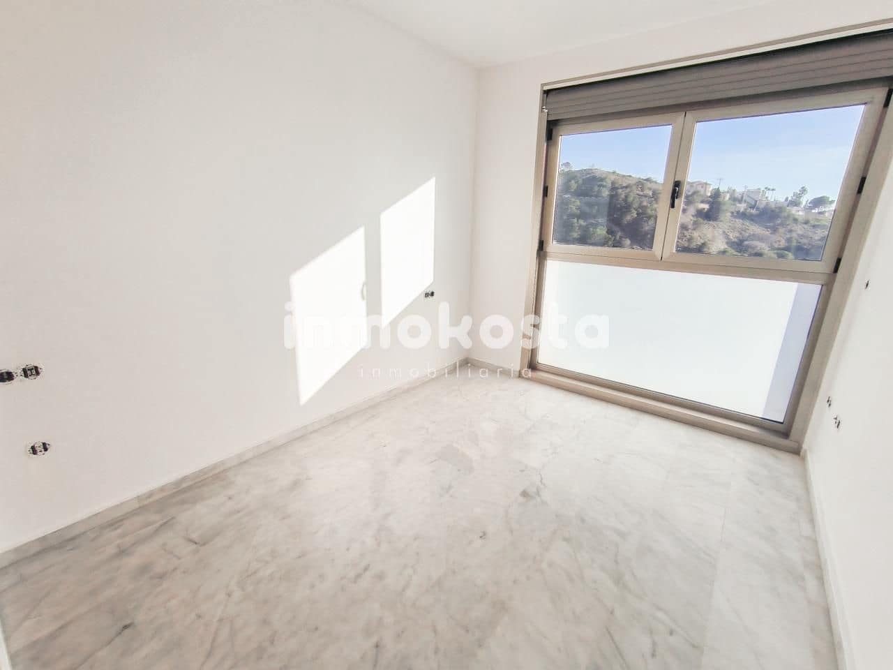 Piso de 2 habitaciones en Benidorm en venta con piscina garaje - 395.000 € (Ref: 9635227)