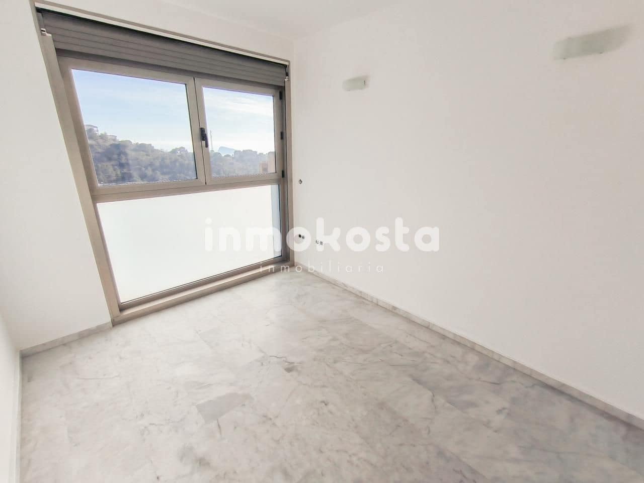 Piso de 2 habitaciones en Benidorm en venta con piscina garaje - 395.000 € (Ref: 9635227)