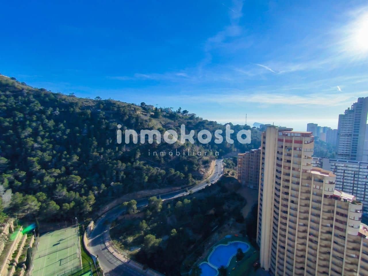 Piso de 2 habitaciones en Benidorm en venta con piscina garaje - 395.000 € (Ref: 9635227)