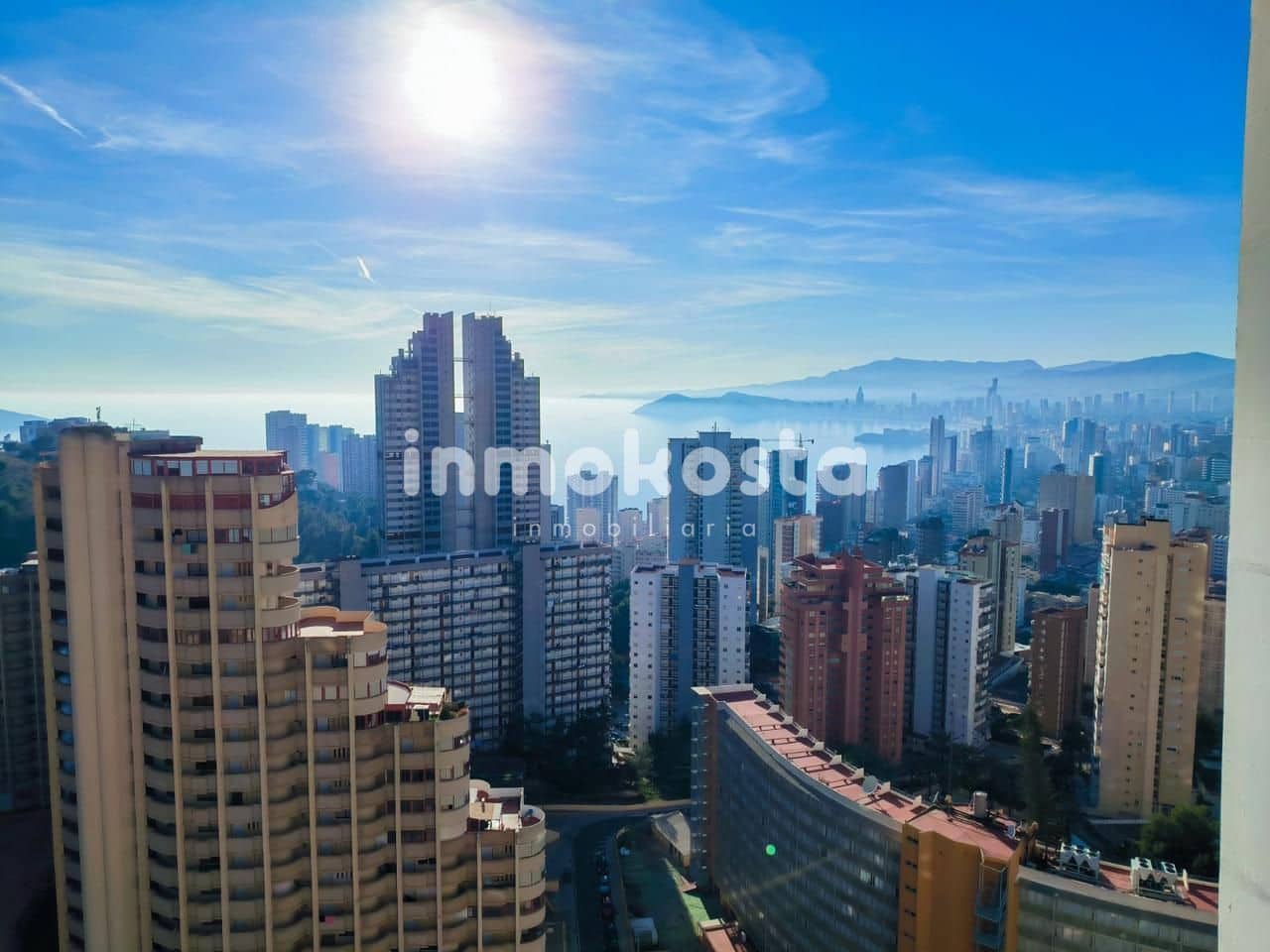 Piso de 2 habitaciones en Benidorm en venta con piscina garaje - 395.000 € (Ref: 9635227)