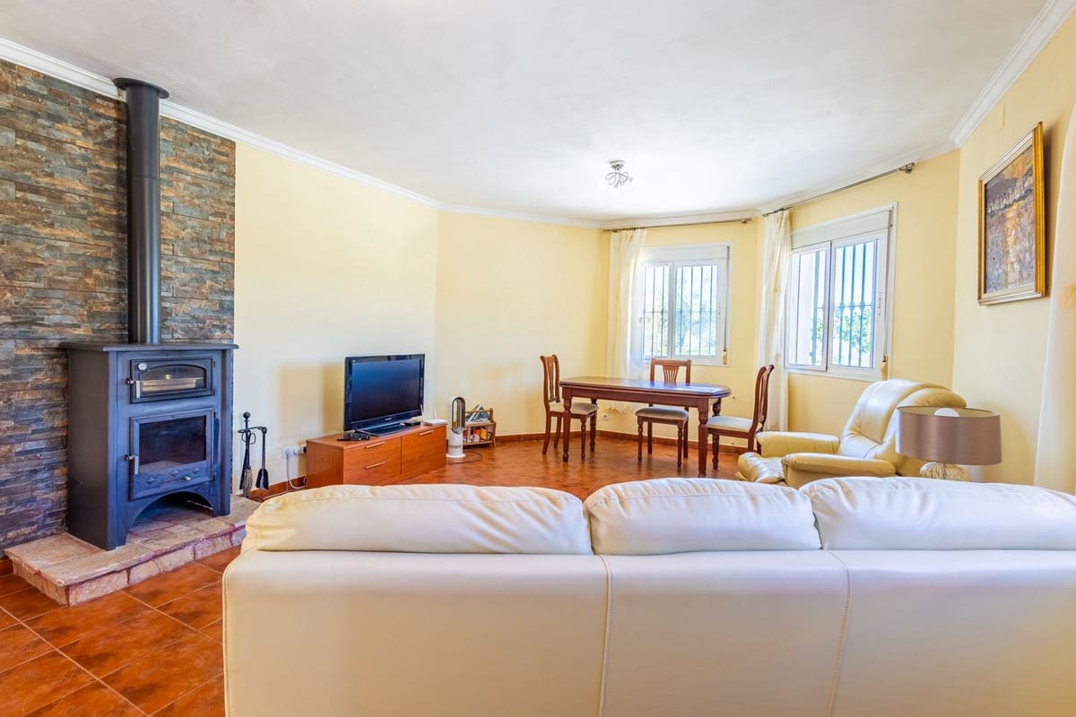 3 bedroom Finca/Country House for sale in Competa with pool garage - € 362,000 (Ref: 10004640)