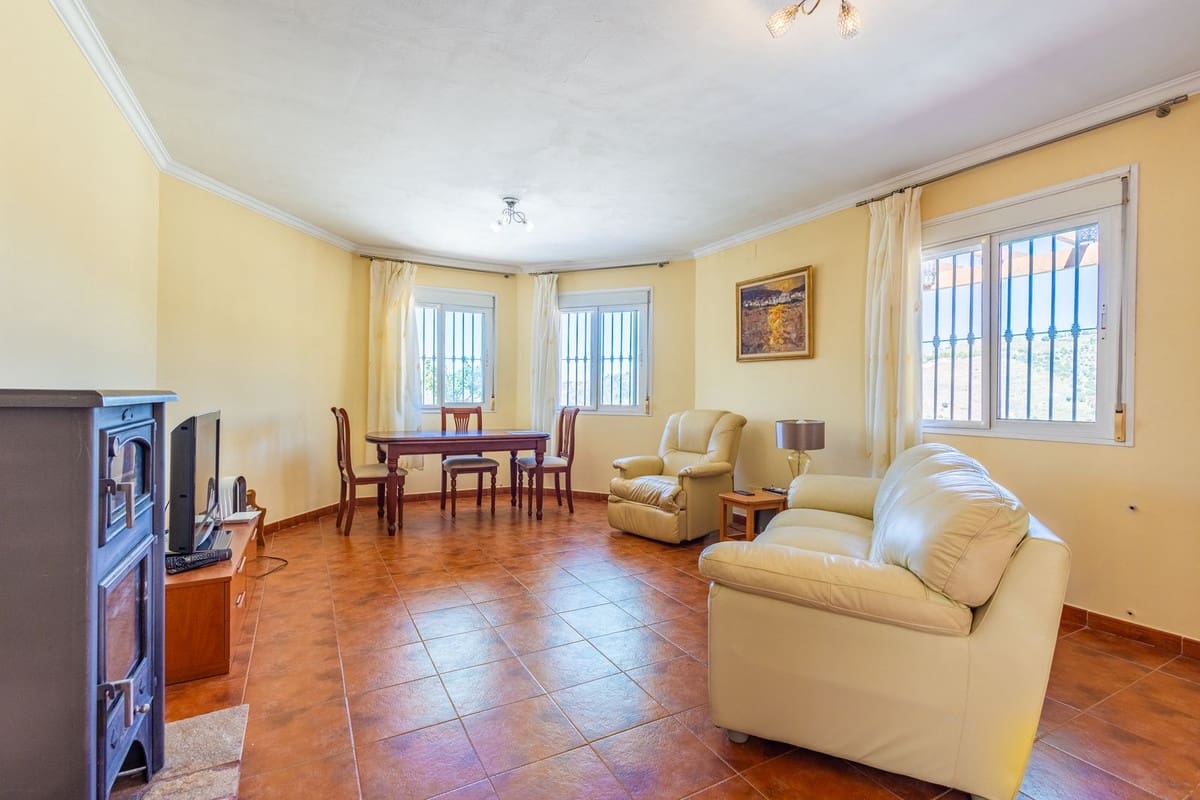 3 bedroom Finca/Country House for sale in Competa with pool garage - € 362,000 (Ref: 10004640)