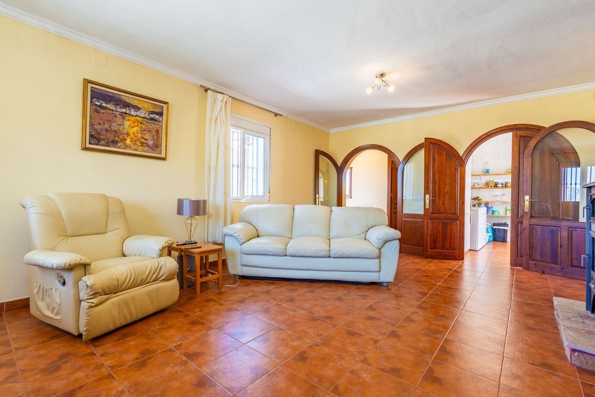 3 bedroom Finca/Country House for sale in Competa with pool garage - € 362,000 (Ref: 10004640)