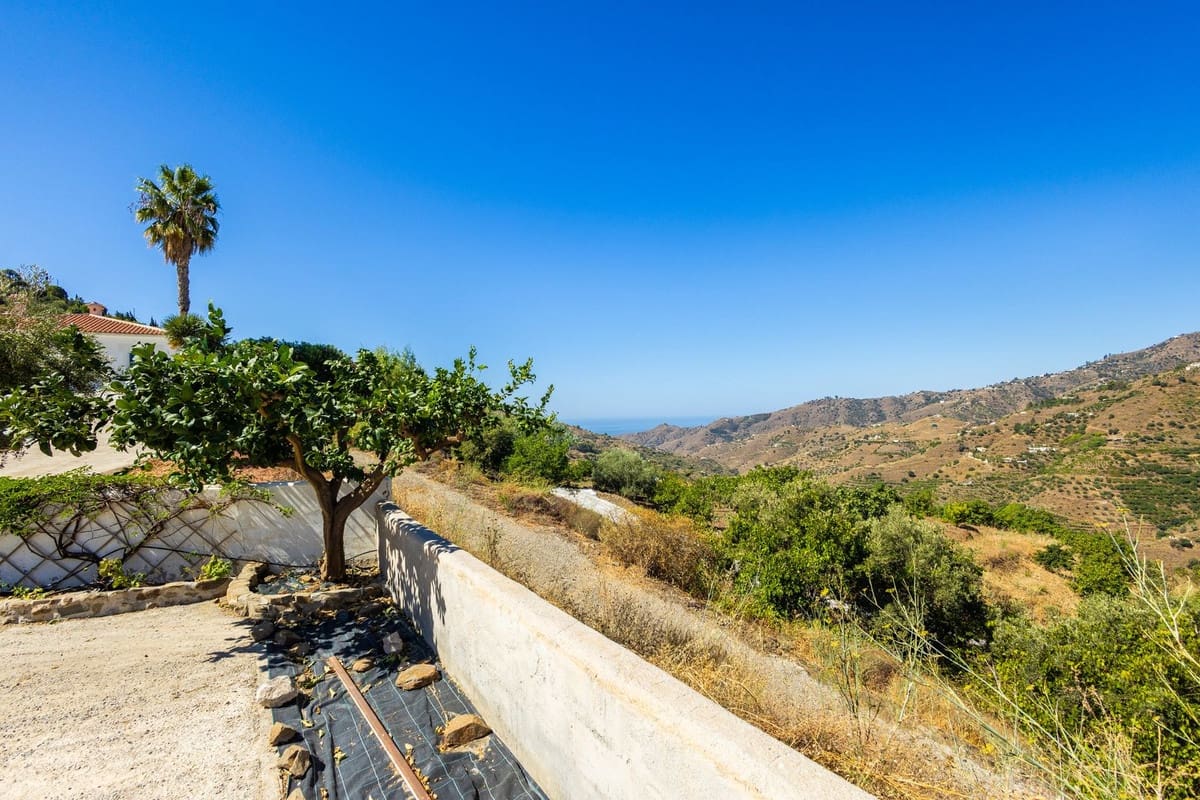 3 bedroom Finca/Country House for sale in Competa with pool garage - € 362,000 (Ref: 10004640)