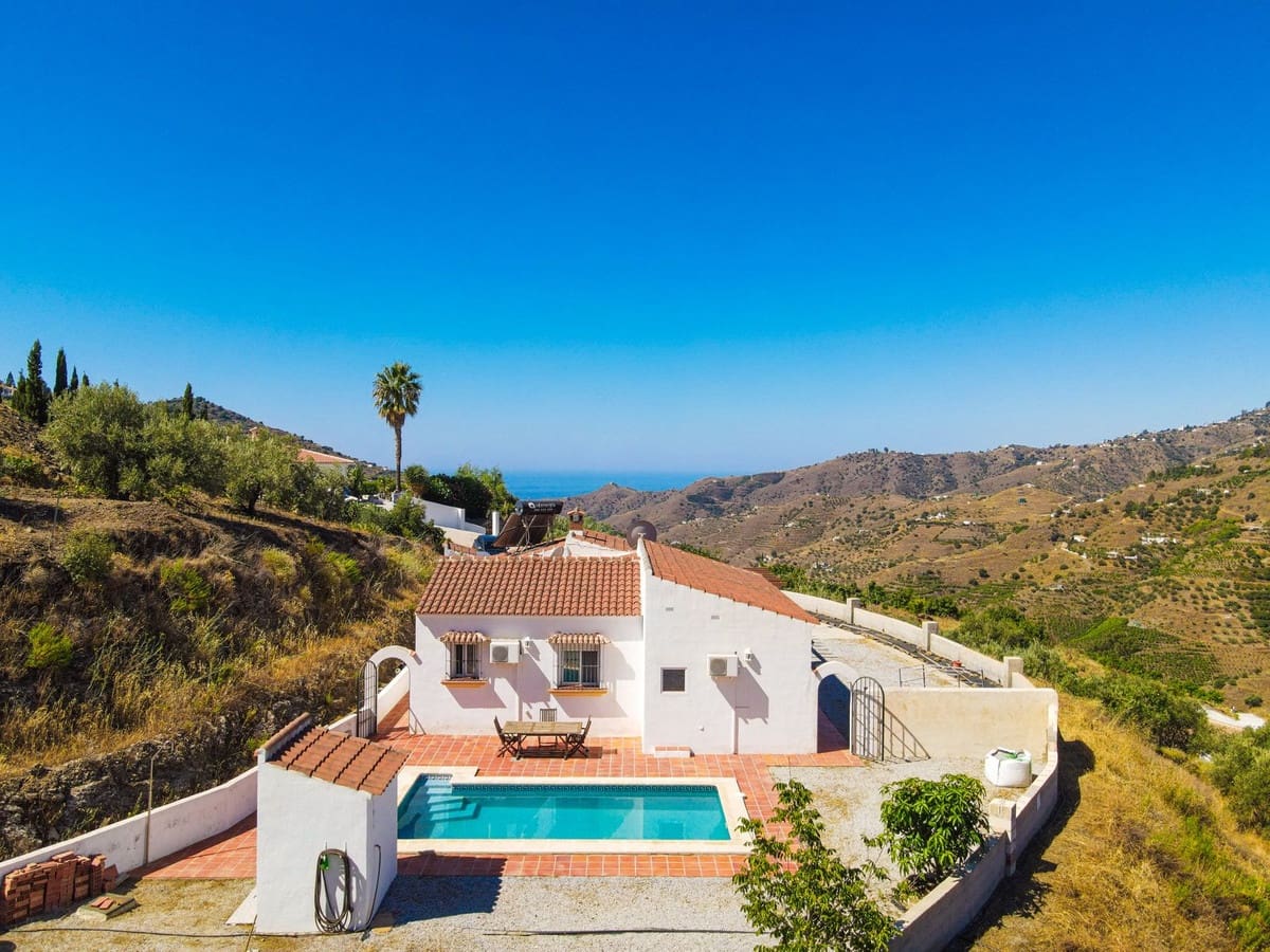 3 bedroom Finca/Country House for sale in Competa with pool garage - € 362,000 (Ref: 10004640)