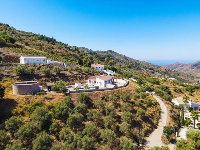 3 bedroom Finca/Country House for sale in Cómpeta with pool garage - € 362,000 (Ref: 10004640)
