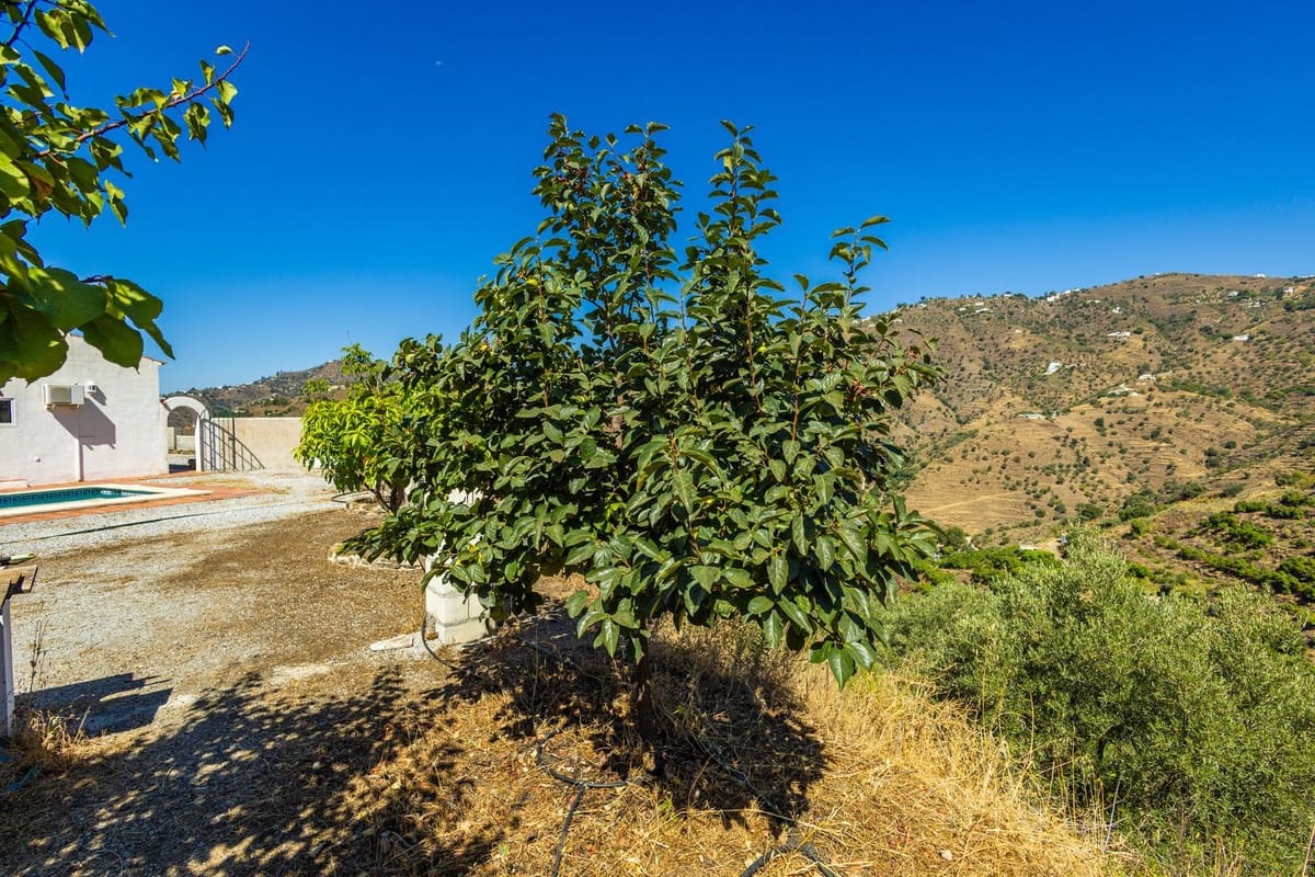 3 bedroom Finca/Country House for sale in Competa with pool garage - € 362,000 (Ref: 10004640)
