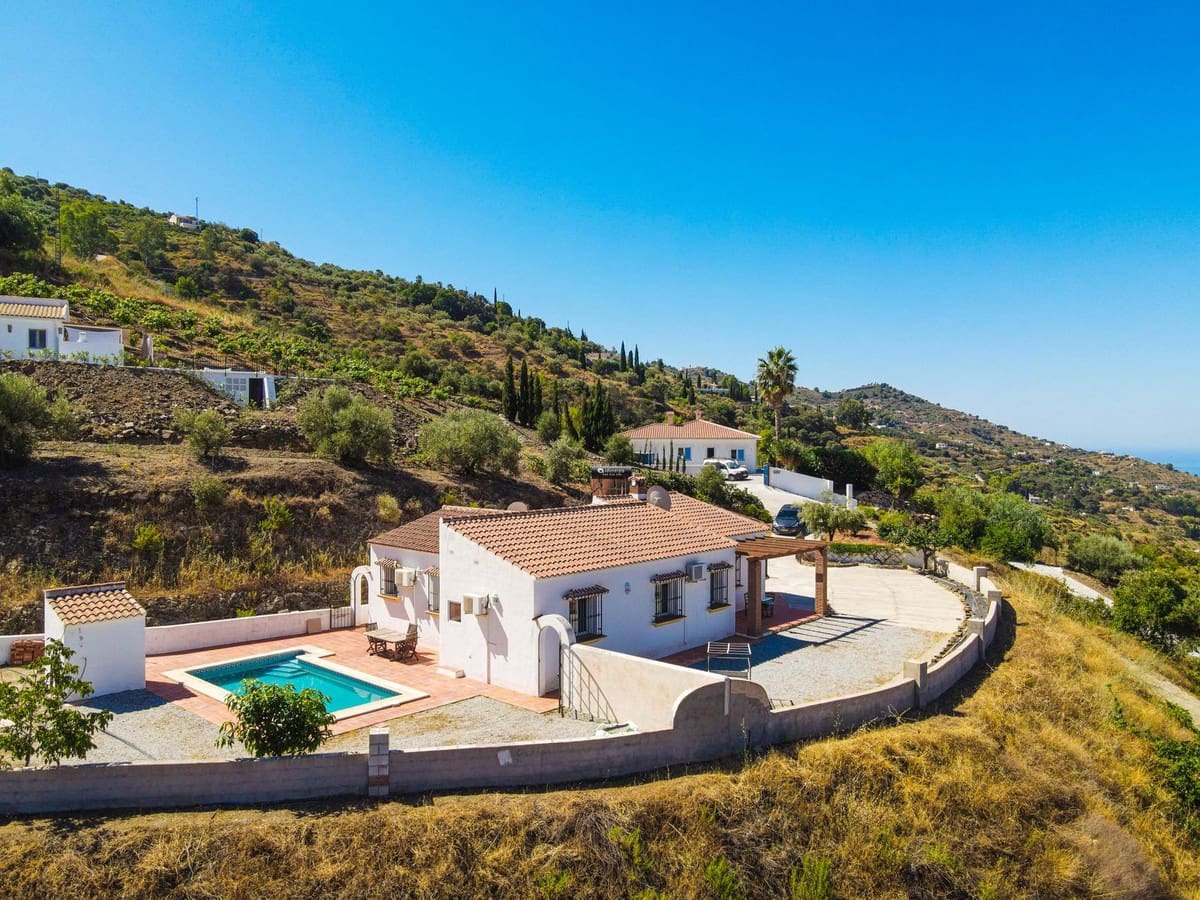 3 bedroom Finca/Country House for sale in Competa with pool garage - € 362,000 (Ref: 10004640)