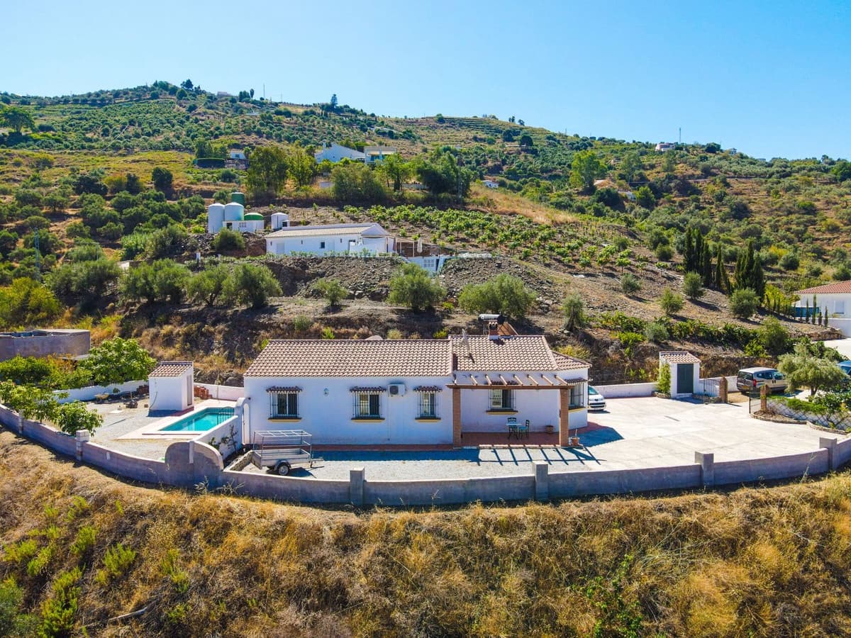 3 bedroom Finca/Country House for sale in Competa with pool garage - € 362,000 (Ref: 10004640)