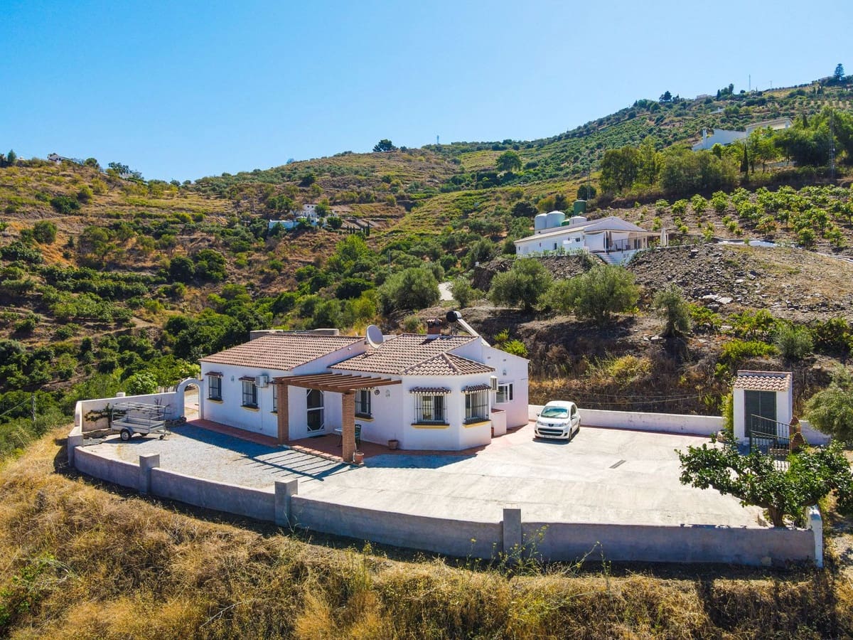 3 bedroom Finca/Country House for sale in Competa with pool garage - € 362,000 (Ref: 10004640)