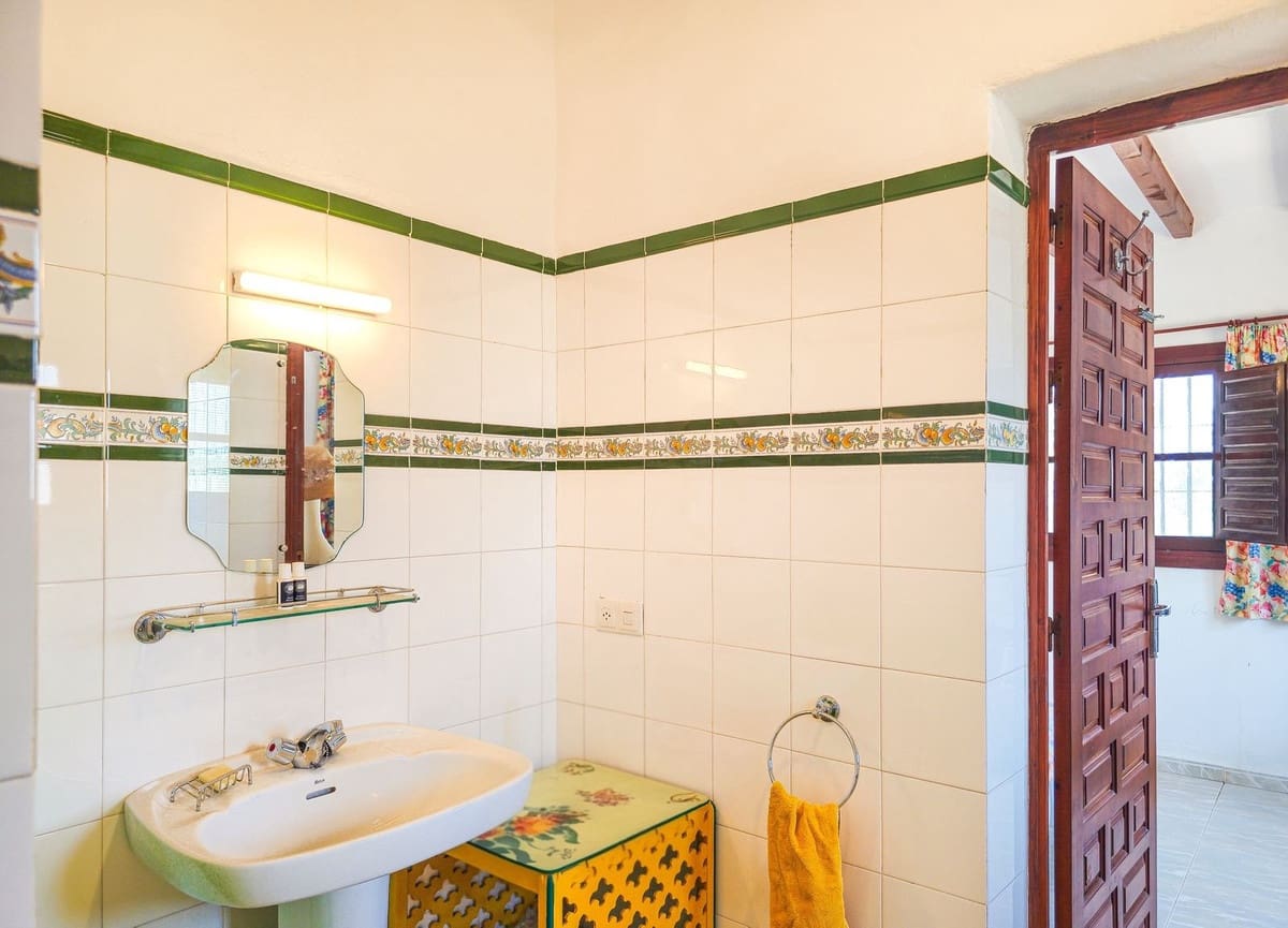 3 sovrum Villa till salu i Sedella med pool garage - 299 000 € (Ref: 10011903)