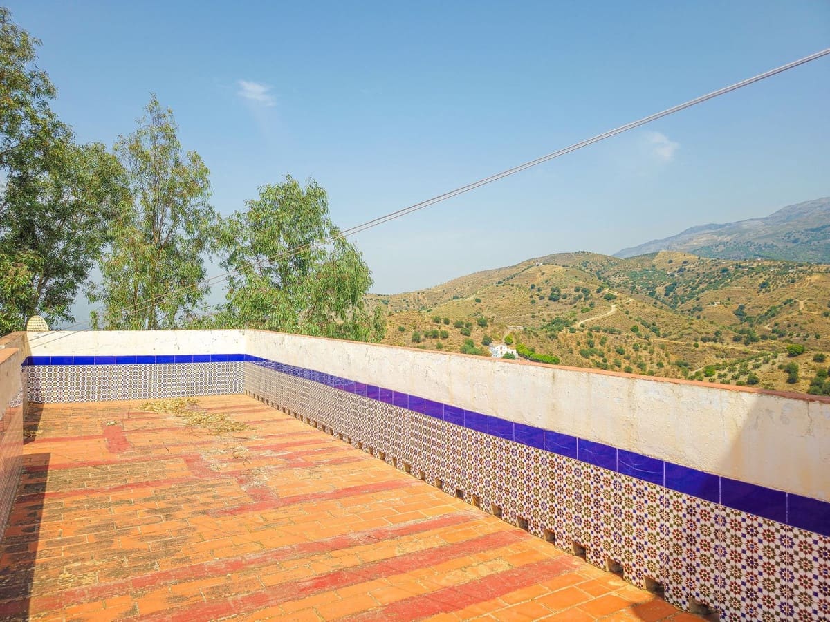 3 sovrum Villa till salu i Sedella med pool garage - 299 000 € (Ref: 10011903)