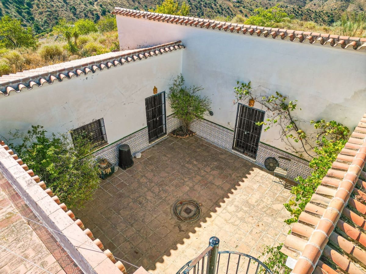 3 sovrum Villa till salu i Sedella med pool garage - 299 000 € (Ref: 10011903)