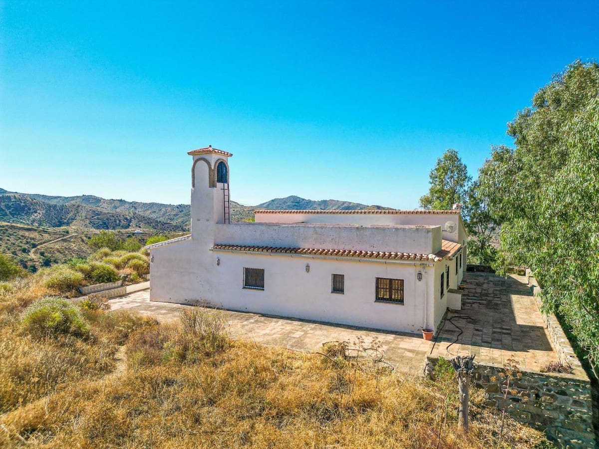 3 sovrum Villa till salu i Sedella med pool garage - 299 000 € (Ref: 10011903)