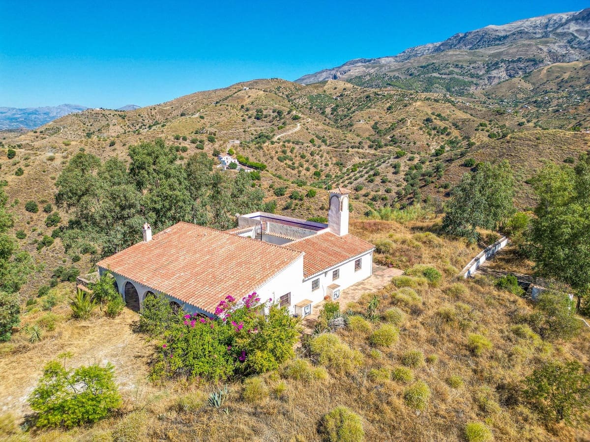 3 sovrum Villa till salu i Sedella med pool garage - 299 000 € (Ref: 10011903)