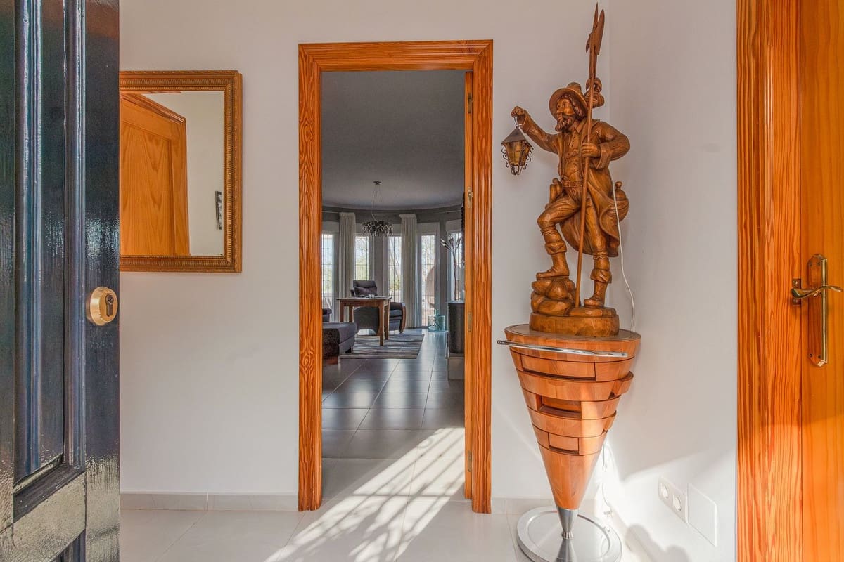 5 sovrum Villa till salu i Arenas med pool garage - 775 000 € (Ref: 10012735)