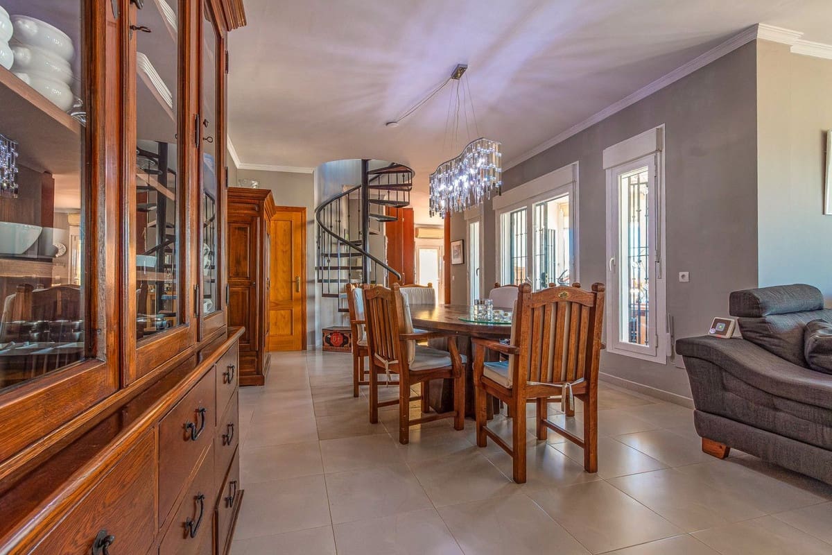 5 sovrum Villa till salu i Arenas med pool garage - 775 000 € (Ref: 10012735)
