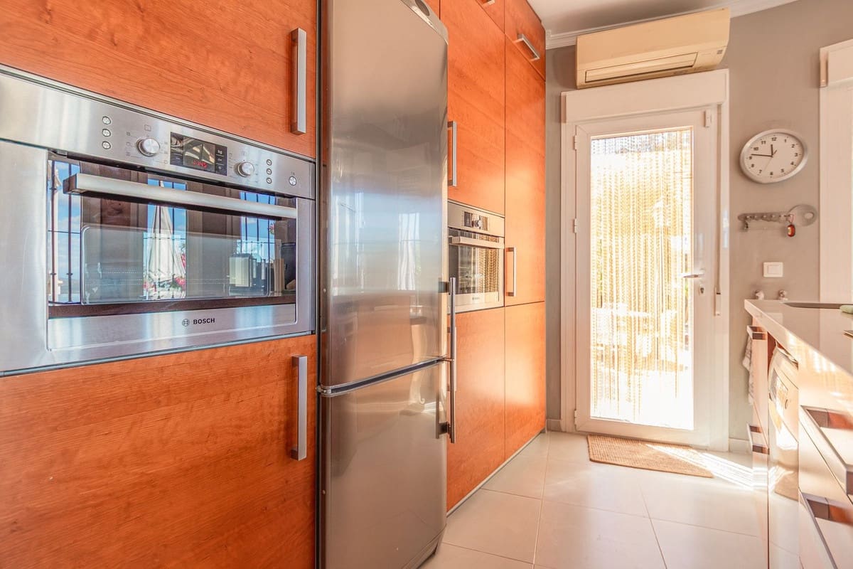 5 sovrum Villa till salu i Arenas med pool garage - 775 000 € (Ref: 10012735)