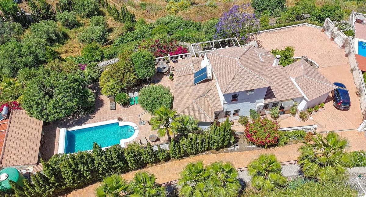 5 sovrum Villa till salu i Arenas med pool garage - 775 000 € (Ref: 10012735)