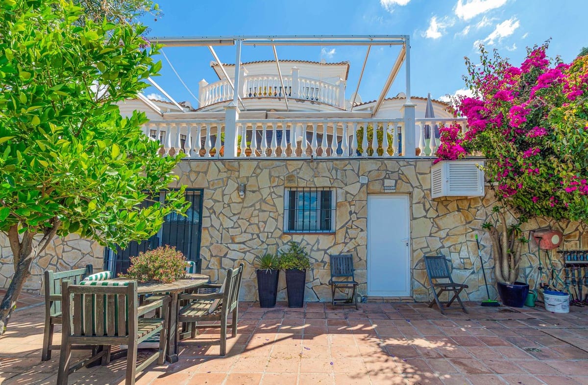 5 sovrum Villa till salu i Arenas med pool garage - 775 000 € (Ref: 10012735)