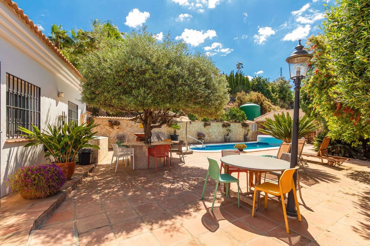 5 sovrum Villa till salu i Arenas med pool garage - 775 000 € (Ref: 10012735)