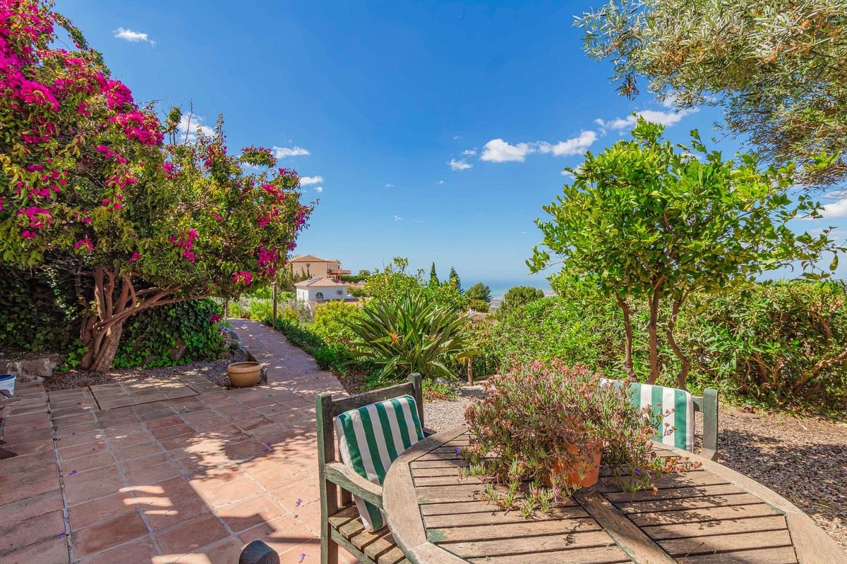 5 sovrum Villa till salu i Arenas med pool garage - 775 000 € (Ref: 10012735)