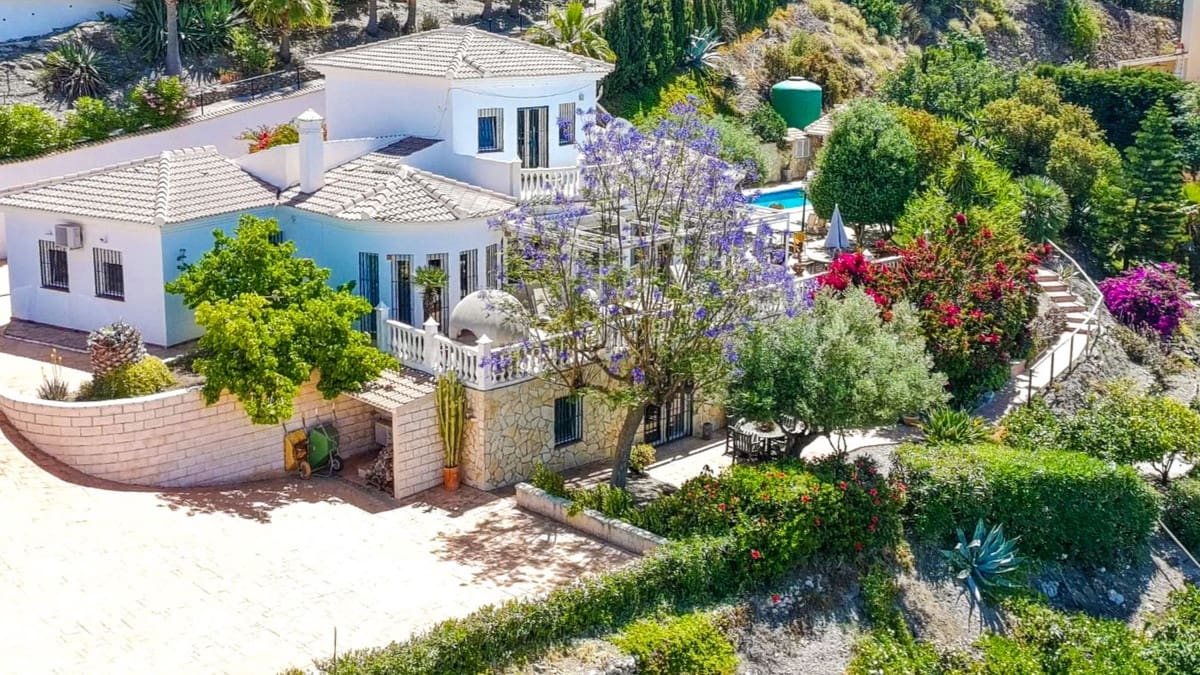 5 sovrum Villa till salu i Arenas med pool garage - 775 000 € (Ref: 10012735)