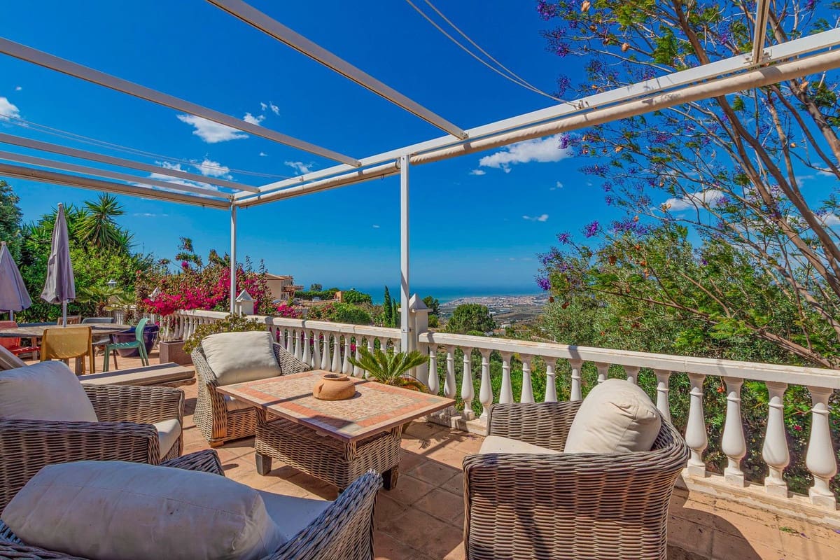 5 sovrum Villa till salu i Arenas med pool garage - 775 000 € (Ref: 10012735)