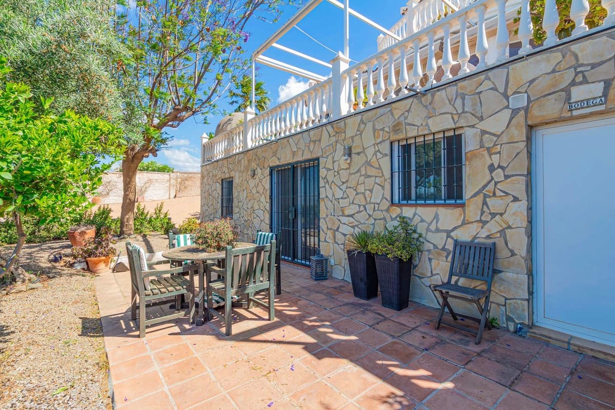 5 sovrum Villa till salu i Arenas med pool garage - 775 000 € (Ref: 10012735)