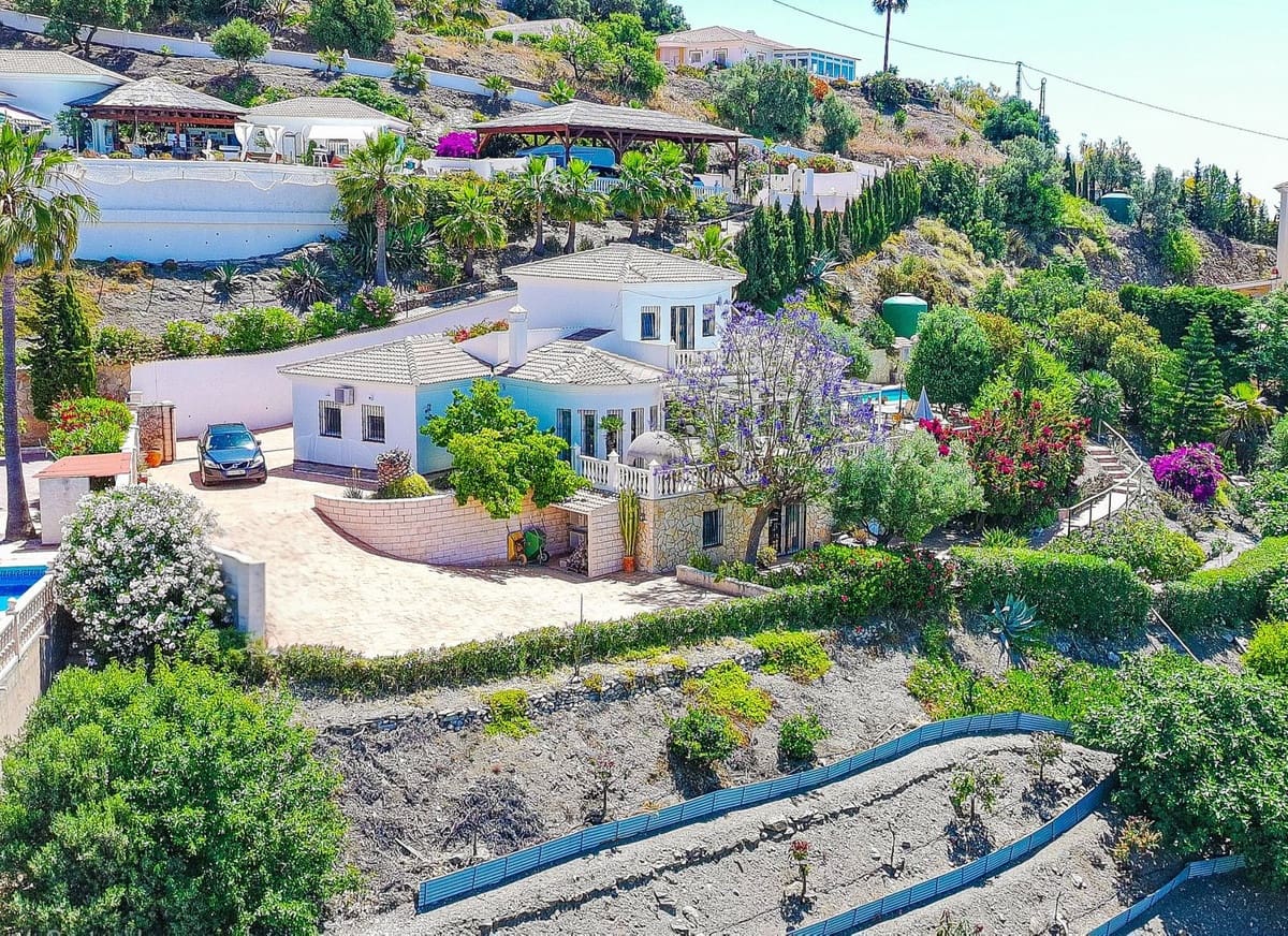 5 sovrum Villa till salu i Arenas med pool garage - 775 000 € (Ref: 10012735)