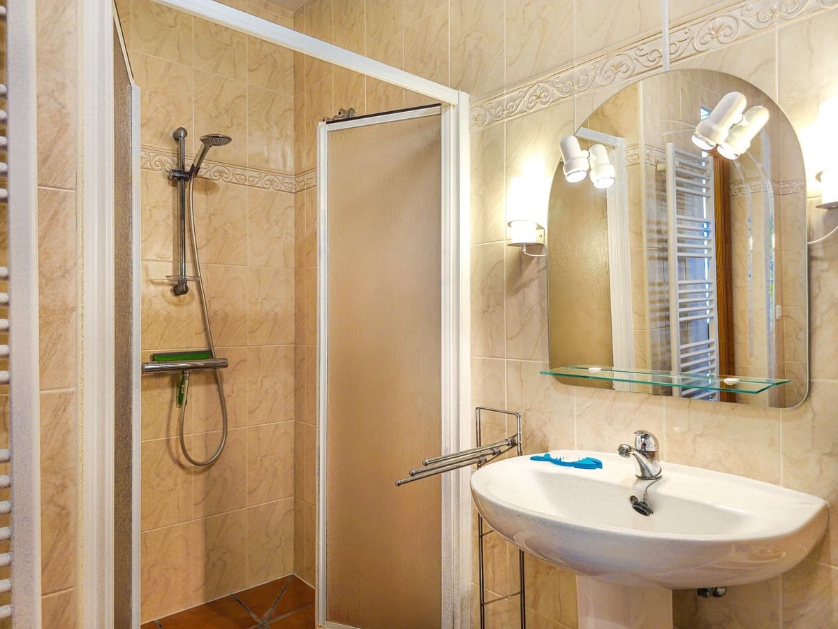 4 quarto Moradia para venda em Arenas com piscina garagem - 895 000 € (Ref: 10019795)