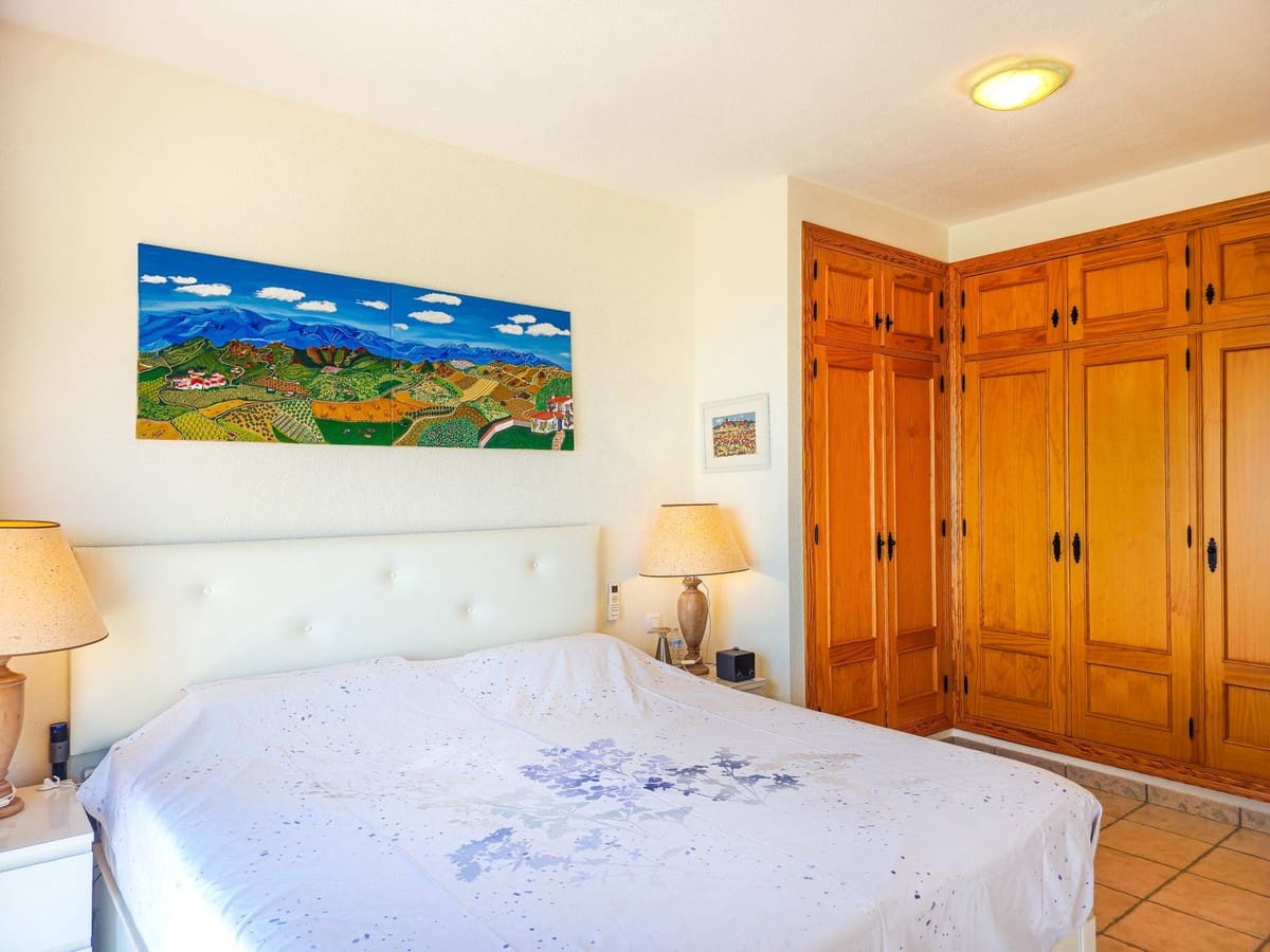 4 quarto Moradia para venda em Arenas com piscina garagem - 895 000 € (Ref: 10019795)
