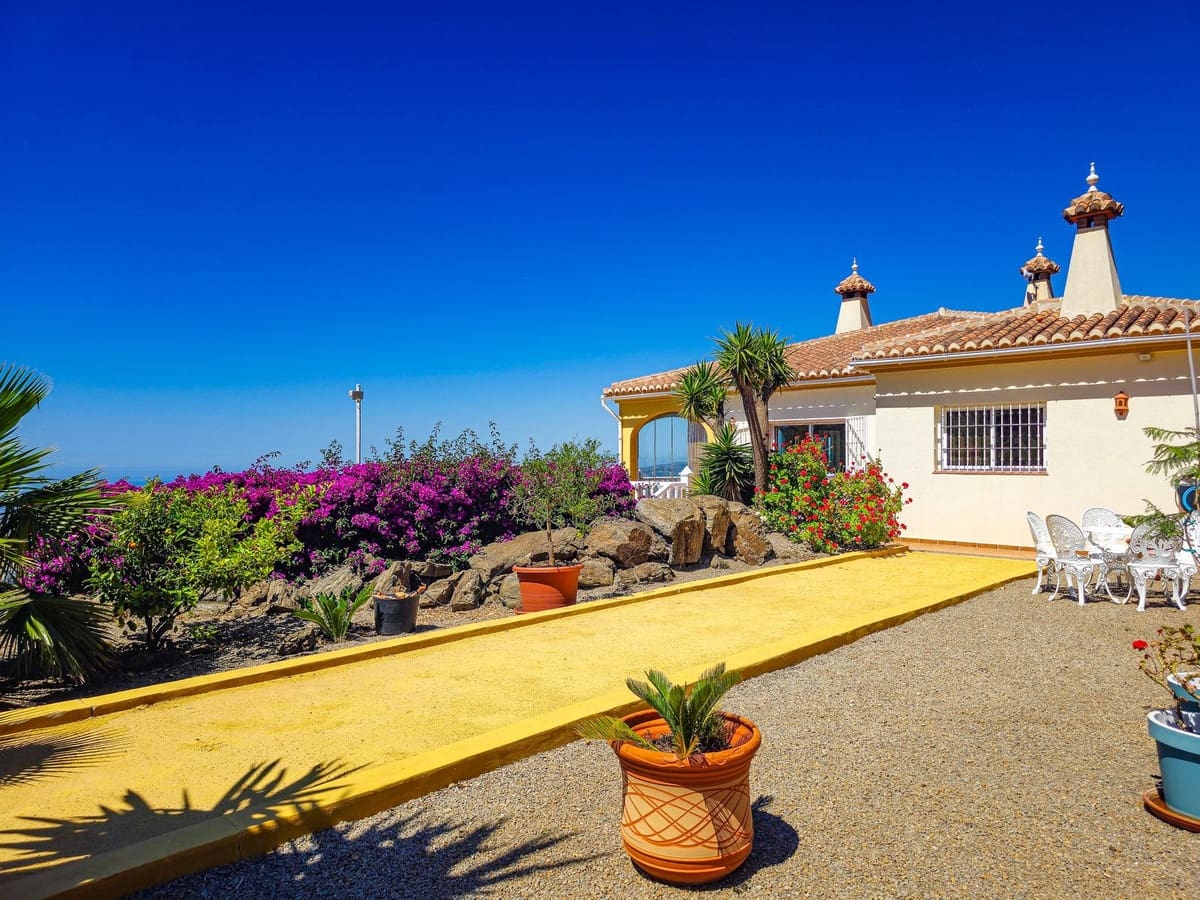 4 quarto Moradia para venda em Arenas com piscina garagem - 895 000 € (Ref: 10019795)
