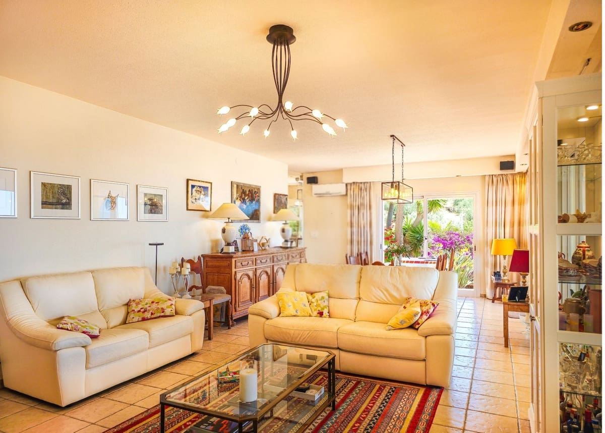 4 quarto Moradia para venda em Arenas com piscina garagem - 895 000 € (Ref: 10019795)