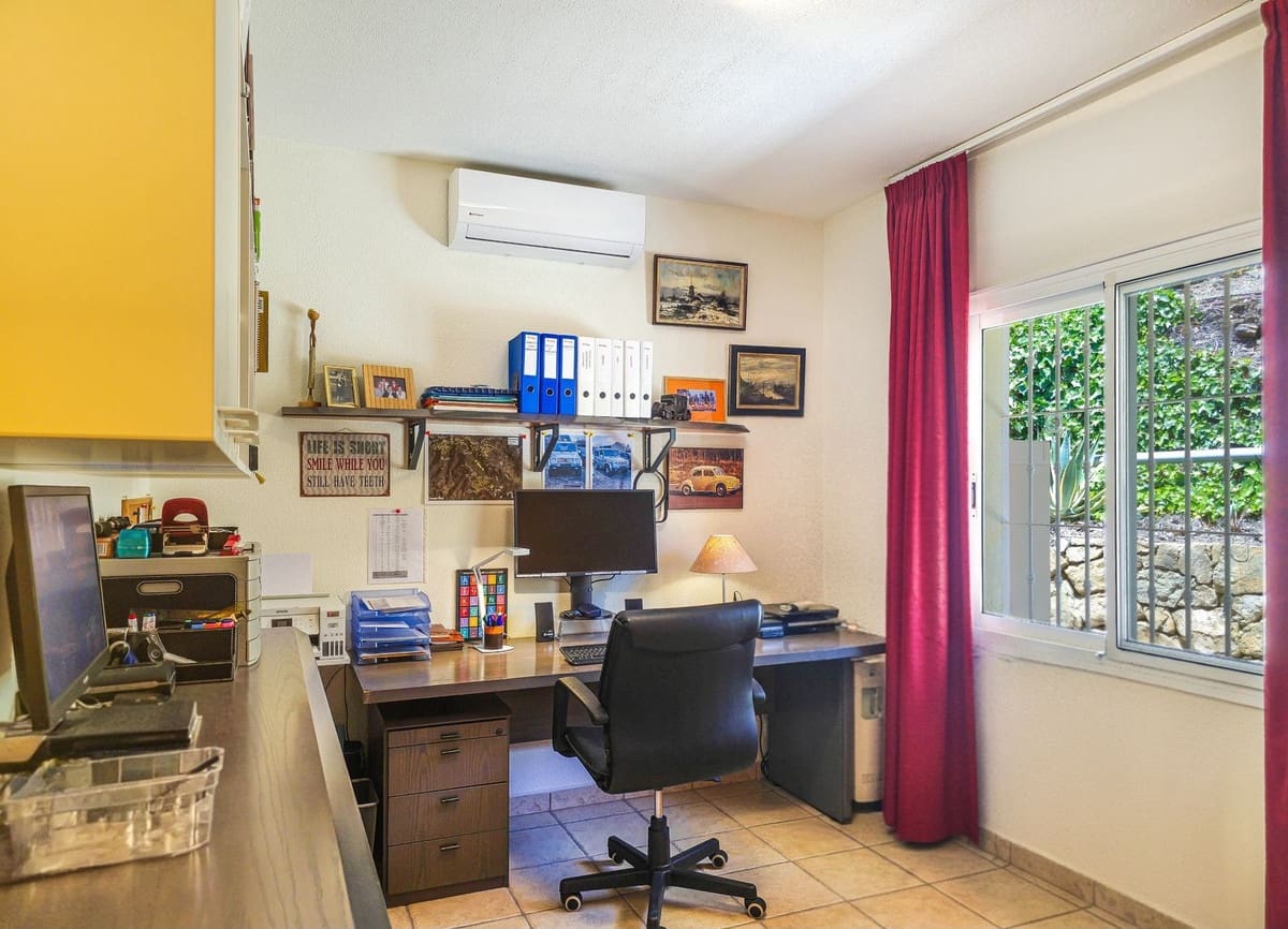 4 quarto Moradia para venda em Arenas com piscina garagem - 895 000 € (Ref: 10019795)