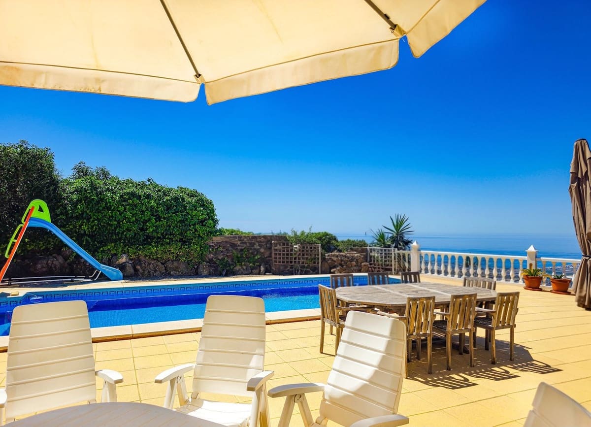 4 quarto Moradia para venda em Arenas com piscina garagem - 895 000 € (Ref: 10019795)