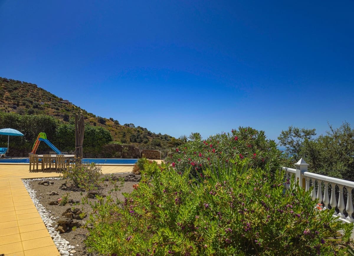 4 quarto Moradia para venda em Arenas com piscina garagem - 895 000 € (Ref: 10019795)