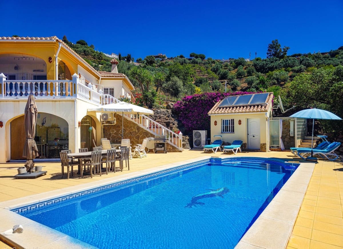 4 quarto Moradia para venda em Arenas com piscina garagem - 895 000 € (Ref: 10019795)