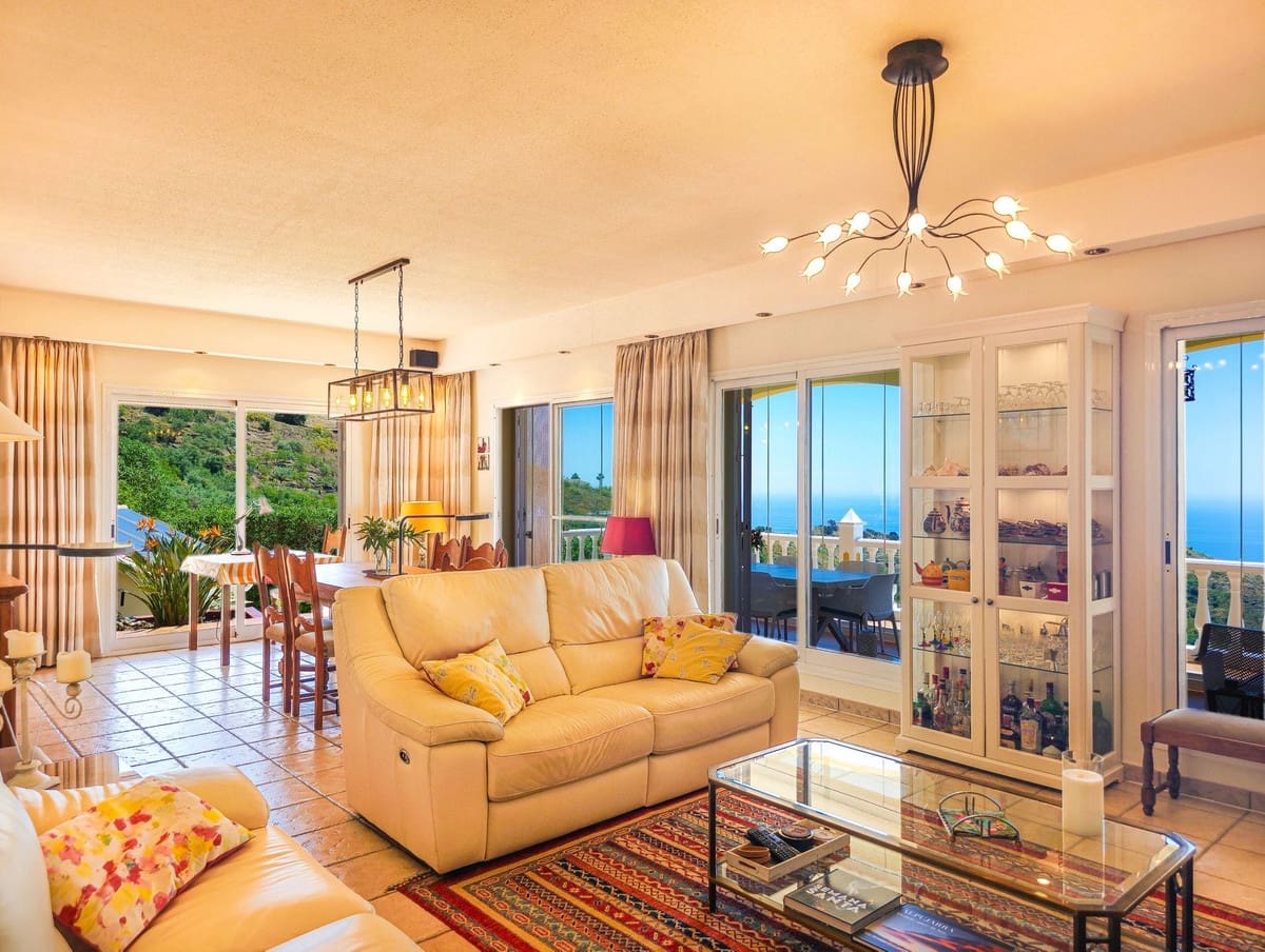 4 quarto Moradia para venda em Arenas com piscina garagem - 895 000 € (Ref: 10019795)