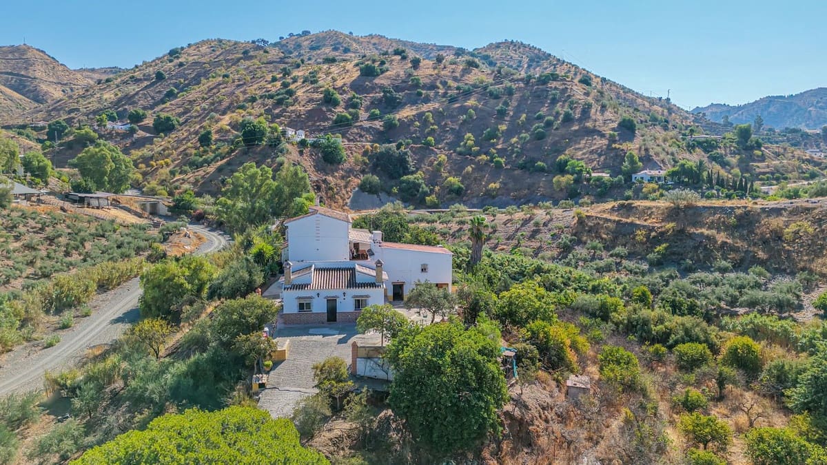 3 camera da letto Finca/Casa di Campagna in vendita in Alora con garage - 249.000 € (Rif: 10031007)