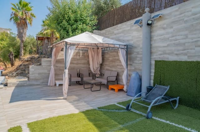 6 bedroom Villa for sale in Alhaurín de la Torre with pool garage - € 950,000 (Ref: 10034627)