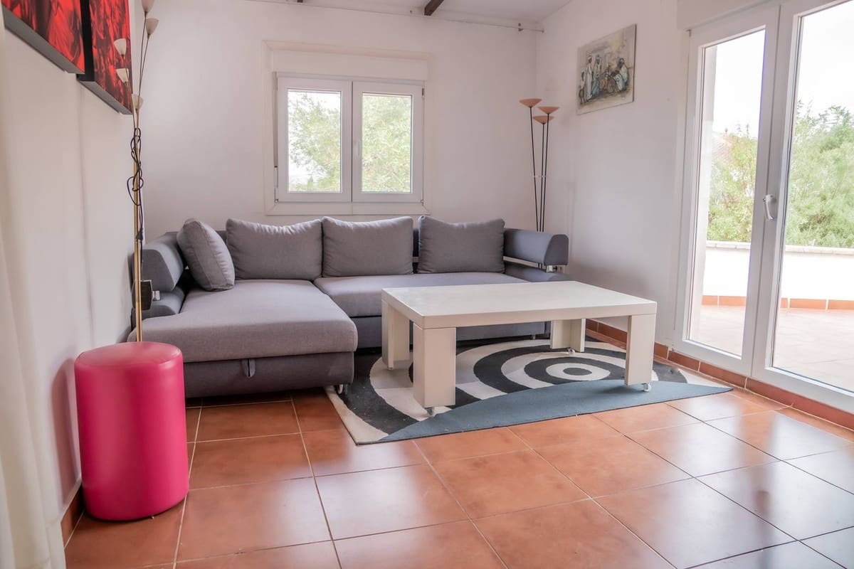 6 bedroom Villa for sale in Alhaurin de la Torre with pool garage - € 950,000 (Ref: 10034627)