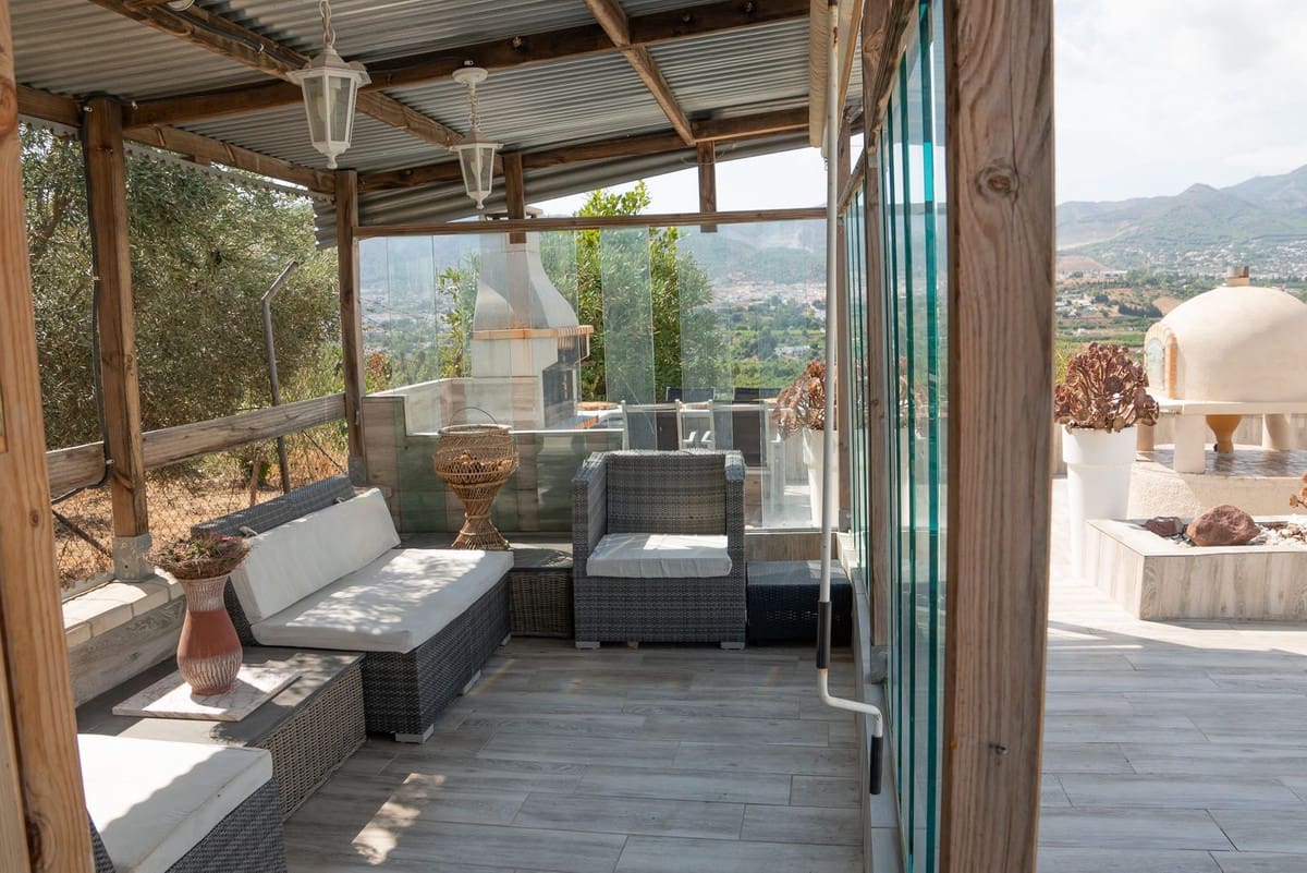 6 bedroom Villa for sale in Alhaurin de la Torre with pool garage - € 950,000 (Ref: 10034627)