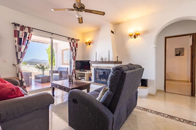 4 soverom Villa til salgs i Canillas de Aceituno med svømmebasseng garasje - € 525 000 (Ref: 10035710)