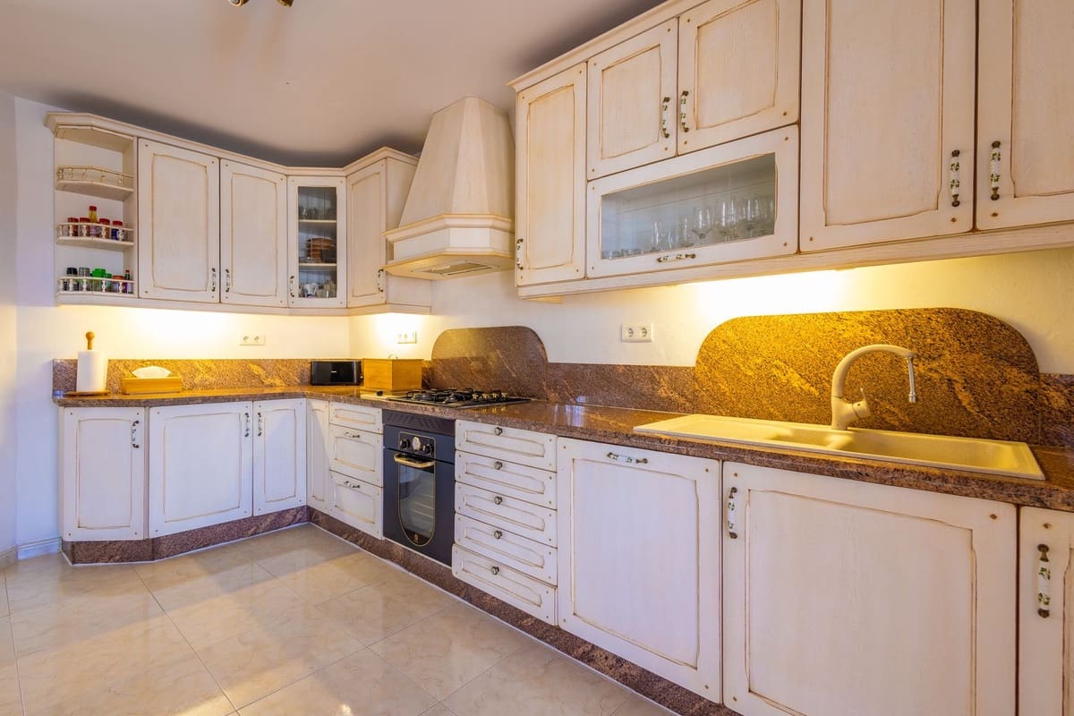 4 soverom Villa til salgs i Canillas de Aceituno med svømmebasseng garasje - € 525 000 (Ref: 10035710)